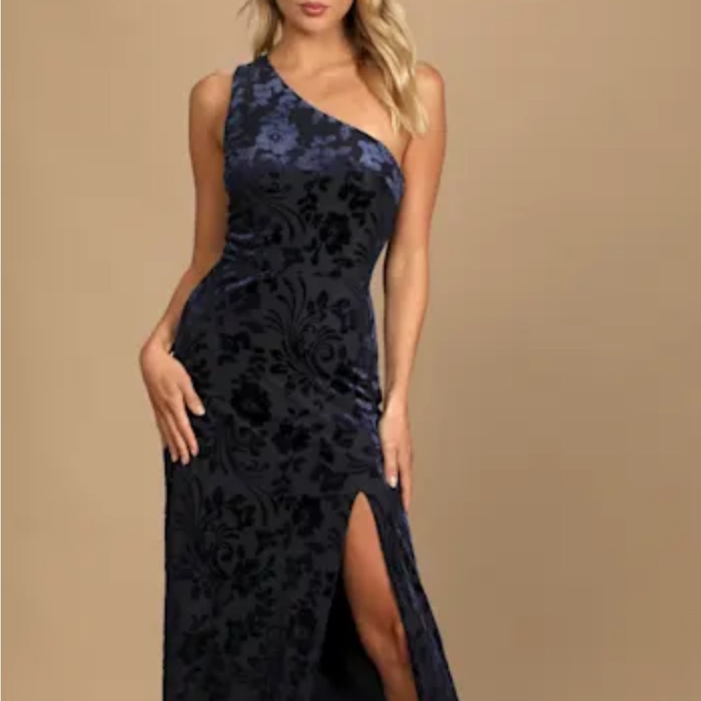 Lulu's Navy One-Shoulder Floral Dress